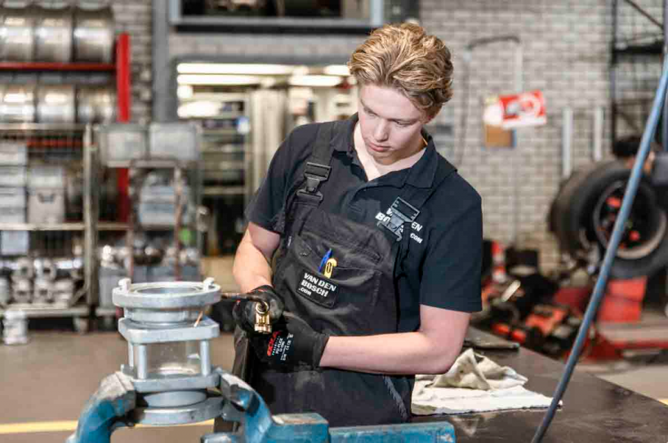 A technical service job at Van den Bosch